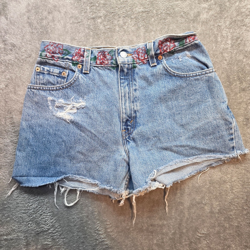 Vintage Levi's 550 Denim Shorts Teens 11 Blue Floral Relaxed Cutoff USA Raw Hem